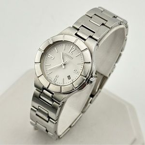 Seiko White Dial Stainless Steel Ladies 29mm Quartz Wristwatch